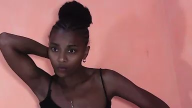 MissSaphira live cam on Cam4