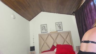 Miss_Casius live cam on Cam4
