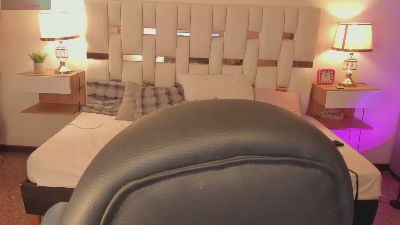 Miss_isa_00 live cam on Cam4