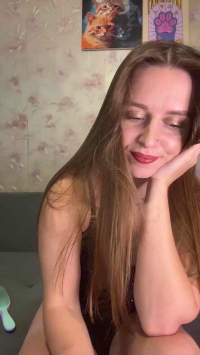 Miss_kitty3 live cam on Cam4