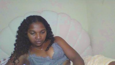Miss_lunah live cam on Cam4