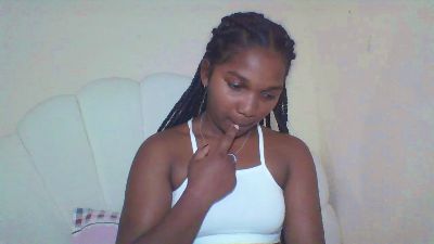 Miss_lunah live cam on Cam4