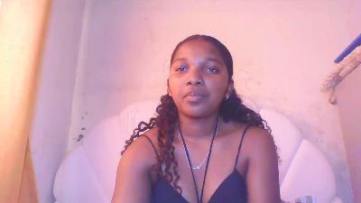 Miss_lunah live cam on Cam4