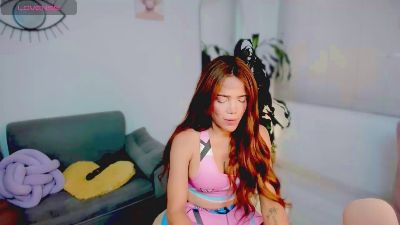 Missvaleriew live cam on Cam4