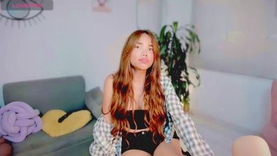 Missvaleriew live cam on Cam4