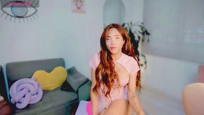 Missvaleriew live cam on Cam4