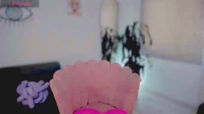 Missvaleriew live cam on Cam4