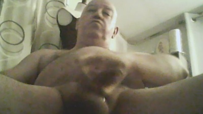 MisterPompeur live cam on Cam4