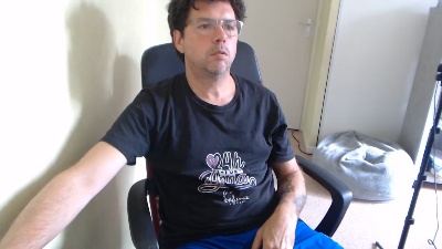 Mistercoeur live cam on Cam4