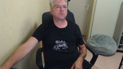 Mistercoeur live cam on Cam4