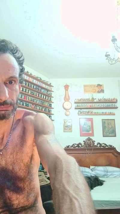 Misterhaifa20 live cam on Cam4