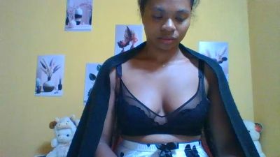 Mitia_01 live cam on Cam4