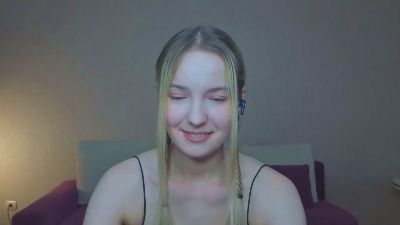 MitzieParonto live cam on Cam4