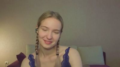 MitzieParonto live cam on Cam4