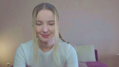 MitzieParonto live cam on Cam4