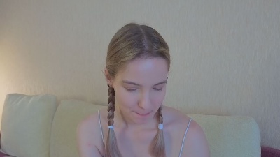 MitzieParonto live cam on Cam4