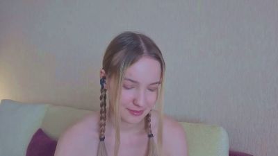 MitzieParonto live cam on Cam4
