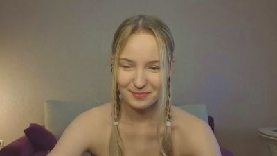 MitzieParonto live cam on Cam4