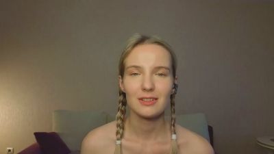MitzieParonto live cam on Cam4