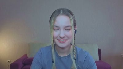 MitzieParonto live cam on Cam4