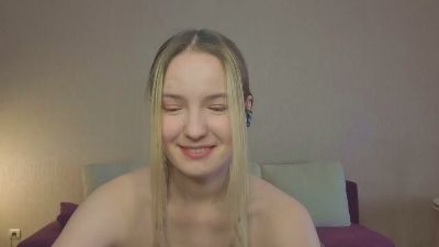 MitzieParonto live cam on Cam4