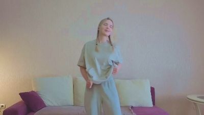 MitzieParonto live cam on Cam4