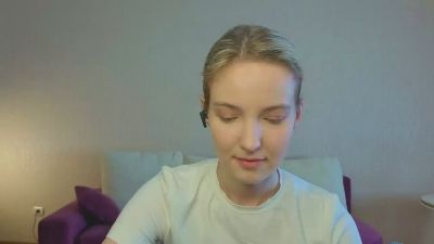 MitzieParonto live cam on Cam4