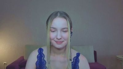 MitzieParonto live cam on Cam4