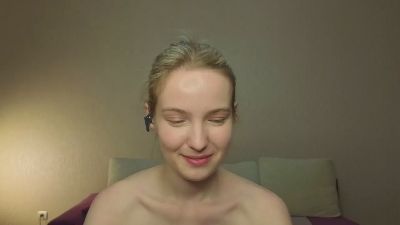 MitzieParonto live cam on Cam4