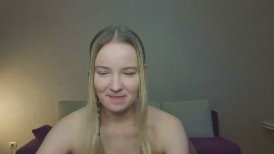 MitzieParonto live cam on Cam4