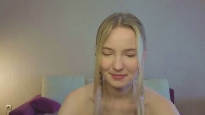 MitzieParonto live cam on Cam4