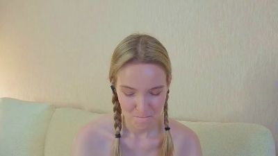 MitzieParonto live cam on Cam4