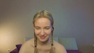 MitzieParonto live cam on Cam4