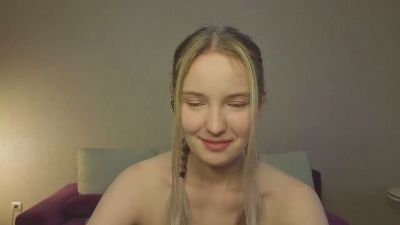 MitzieParonto live cam on Cam4