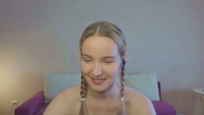 MitzieParonto live cam on Cam4