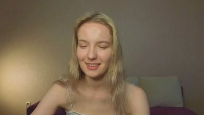 MitzieParonto live cam on Cam4