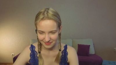 MitzieParonto live cam on Cam4