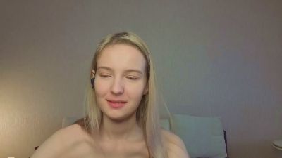MitzieParonto live cam on Cam4