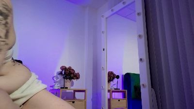 Miu_Maka live cam on Cam4
