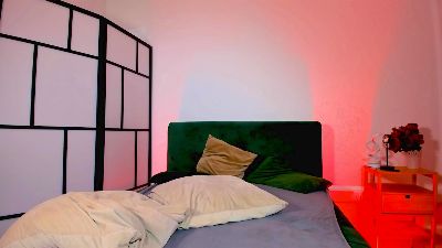Miu_Maka live cam on Cam4