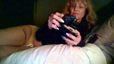MizzMoist live cam on Cam4