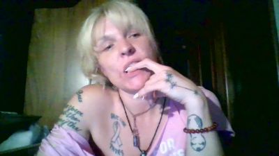 MizzMoist live cam on Cam4