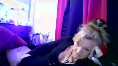 MizzMoist live cam on Cam4
