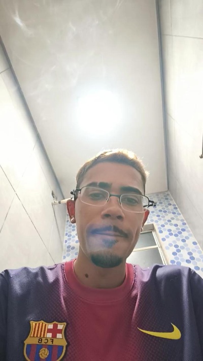 MlkPentelhud0 live cam on Cam4