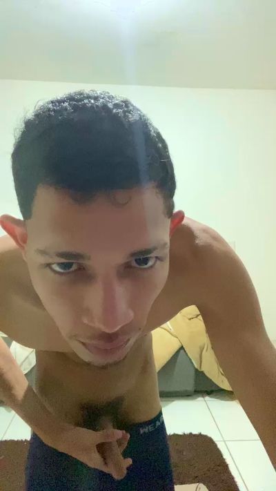 Mlknovinhooo live cam on Cam4