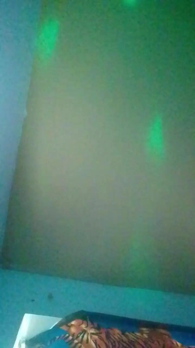 Mlkzikka live cam on Cam4