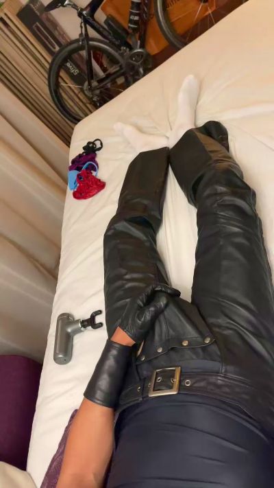 Mlmlmmm live cam on Cam4