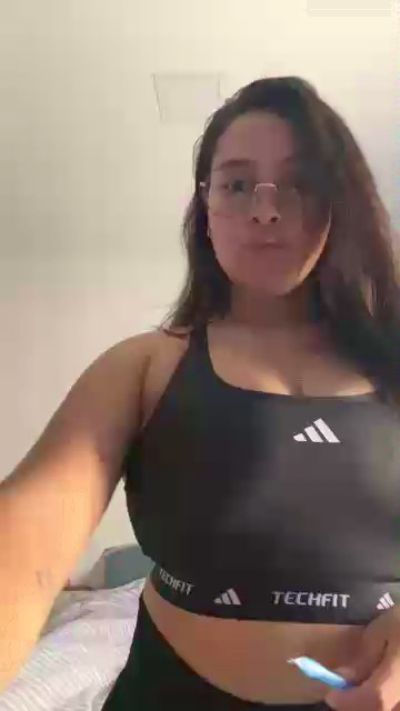 Mmagabby live cam on Cam4