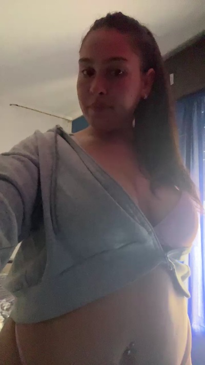 Mmagabby live cam on Cam4