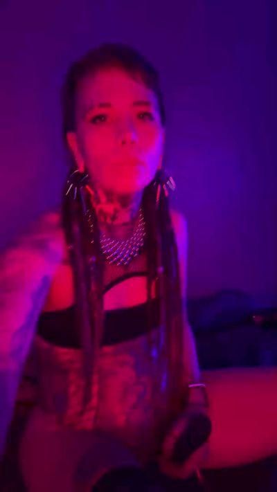 Mmruiz9909 live cam on Cam4